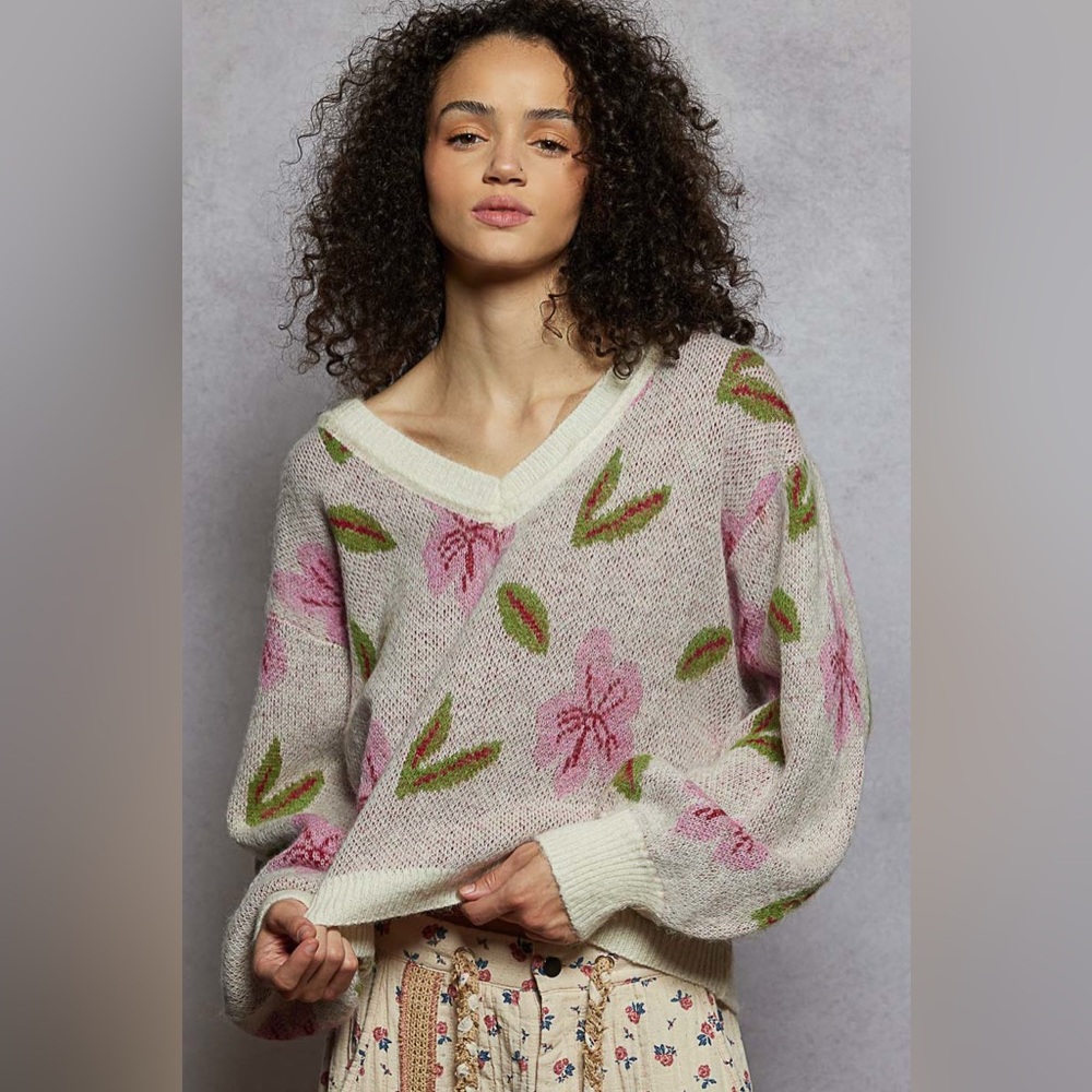 PT41 POL Cream Sweater with Pink Floral Accents